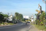 Gerbang dan monumen di jalan masuk Kota Banjar, Jawa Barat.