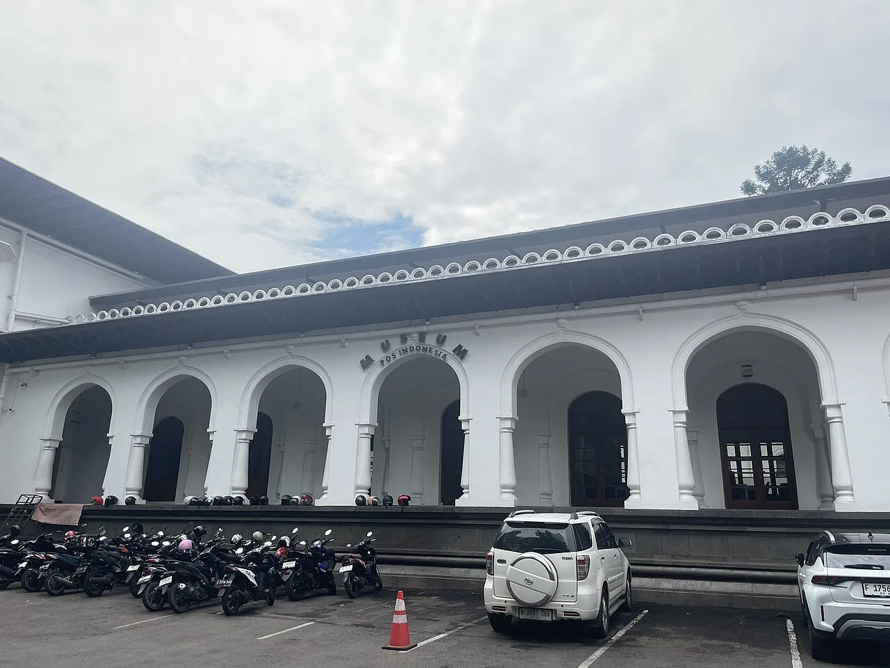 Media utama