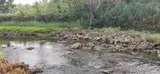 Aliran air, batu dan pepohonan pada foto Kali Giring, Gunungkidul / Water, rocks and trees in a photograph captioned Kali Giring, Gunungkidul