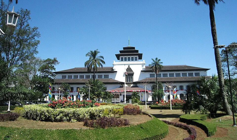Media utama
